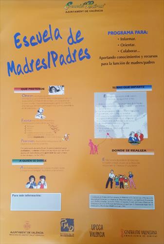 escuela madres y padres.PNG